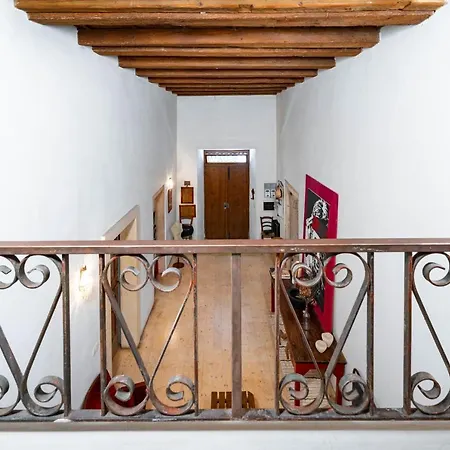 Palazzo Lavagnoli Pensión