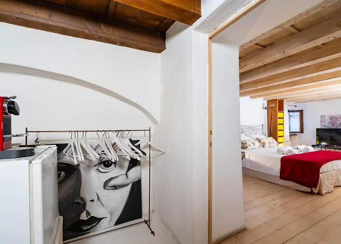 Guest house Palazzo Lavagnoli 3*